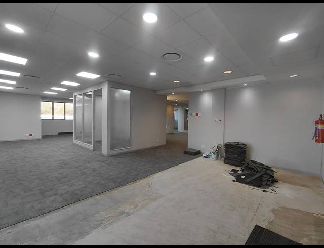 267M² OFFICE TO LET IN MAGALIESSIG